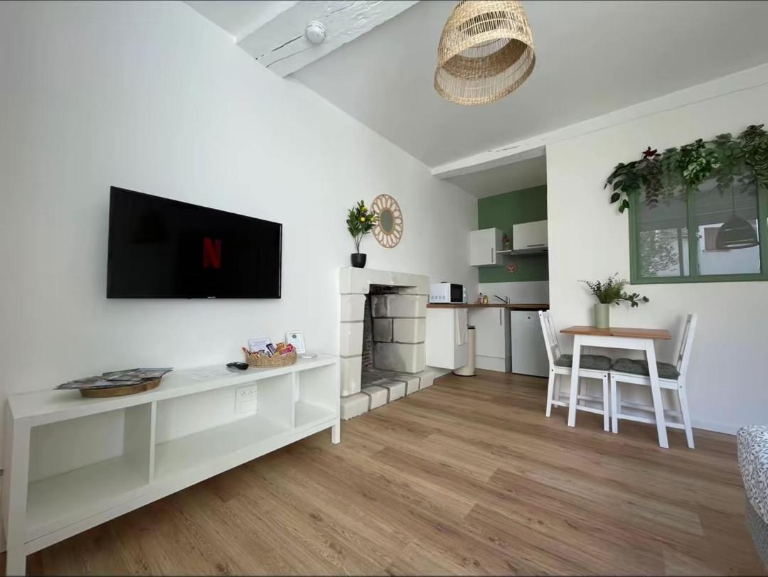Appartement Chaleureux Blere Eksteriør billede
